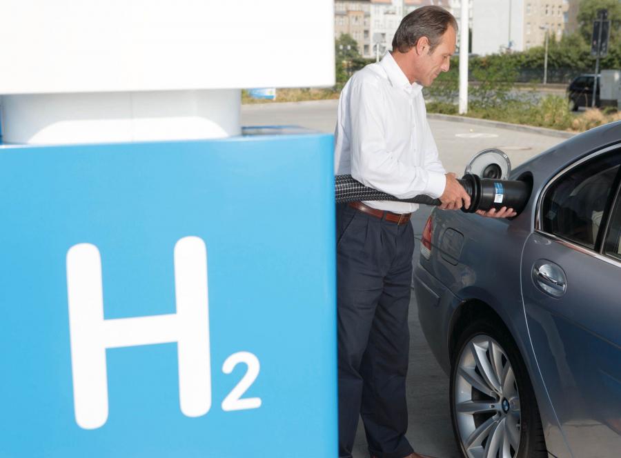  BMW Hydrogen 7 2006 года  (фото 15 из 73)